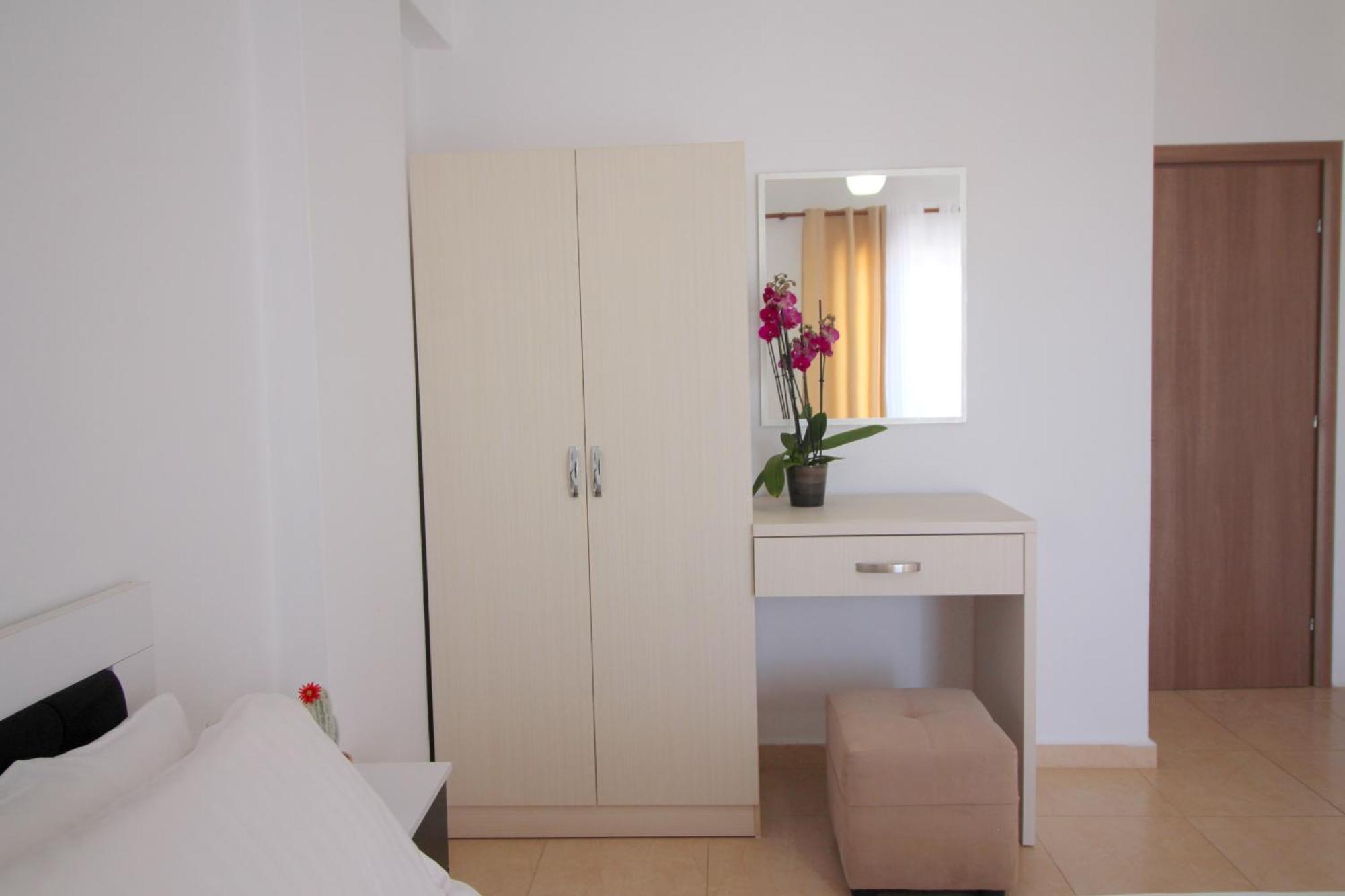 Afrimi Relax Apartments Sarandë 외부 사진